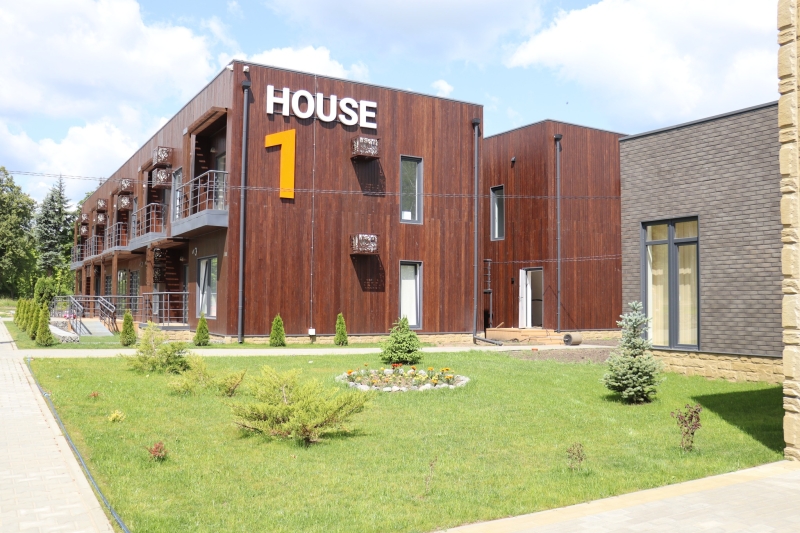 У центр компактного проживання ВПО в Тростянці заселили перші дві сім’ї