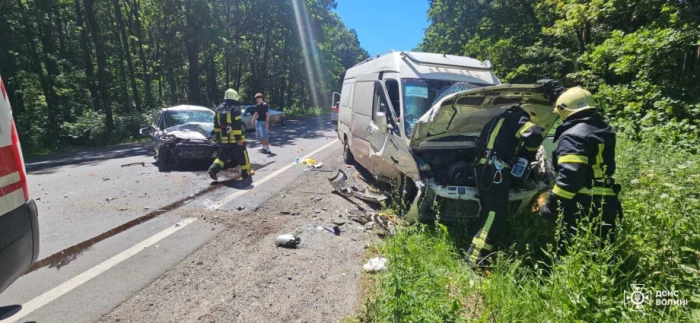 У Луцькій громаді трапилась аварія: рятувальники ліквідували наслідки