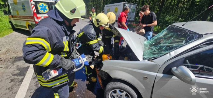 У Луцькій громаді трапилась аварія: рятувальники ліквідували наслідки