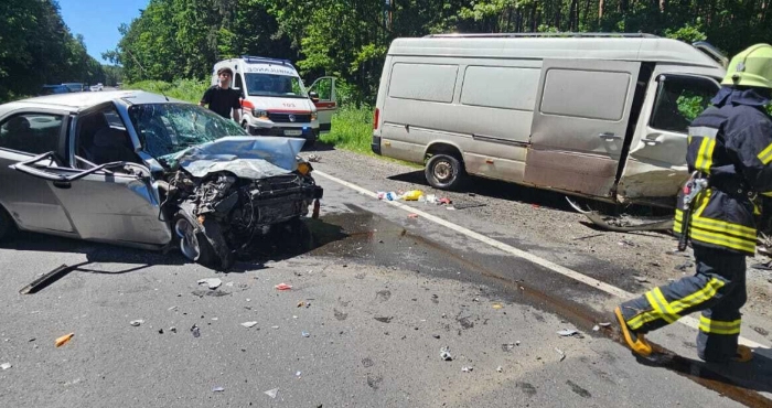 У Луцькій громаді трапилась аварія: рятувальники ліквідували наслідки