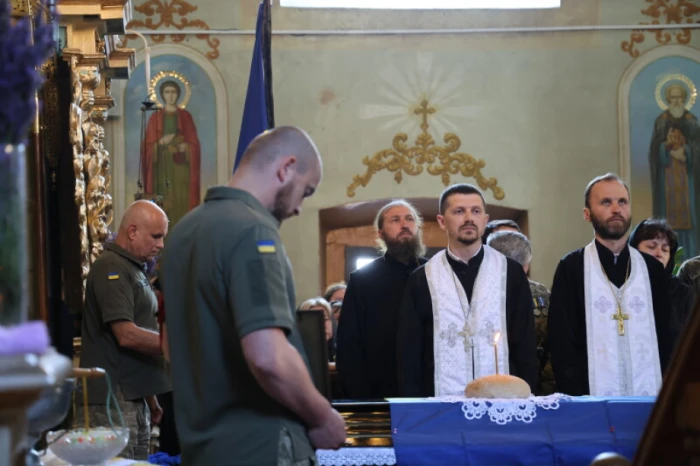 У Луцькій громаді в останню дорогу провели захисника України Олександра Голотюка. ФОТО