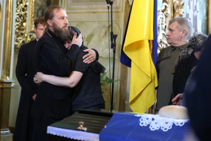 У Луцькій громаді в останню дорогу провели захисника України Олександра Голотюка. ФОТО