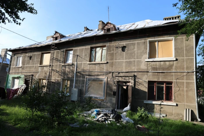 У Луцьку обстежили квартири, які постраждали внаслідок російської атаки 12 липня