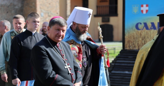 У Луцьку в День державності провели молебень за Україну