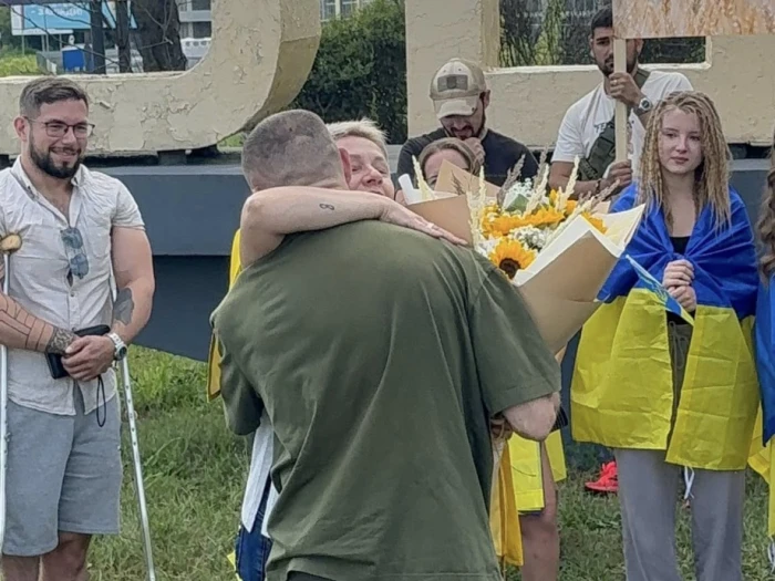 У Луцьку зустріли Бориса Василенка, який повернувся з російського полону. ФОТО