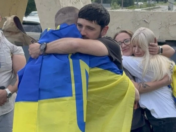 У Луцьку зустріли Бориса Василенка, який повернувся з російського полону. ФОТО