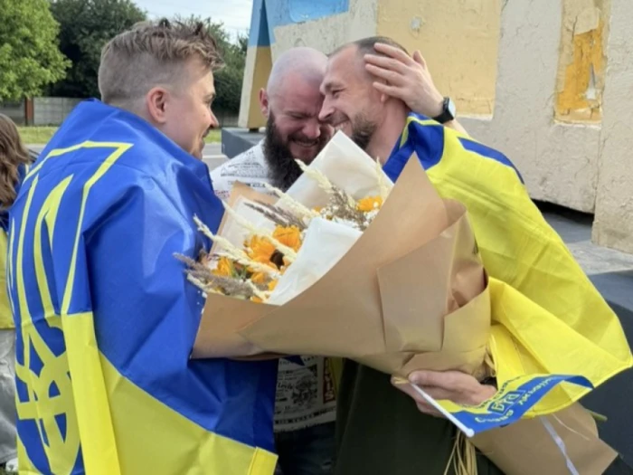 У Луцьку зустріли Бориса Василенка, який повернувся з російського полону. ФОТО