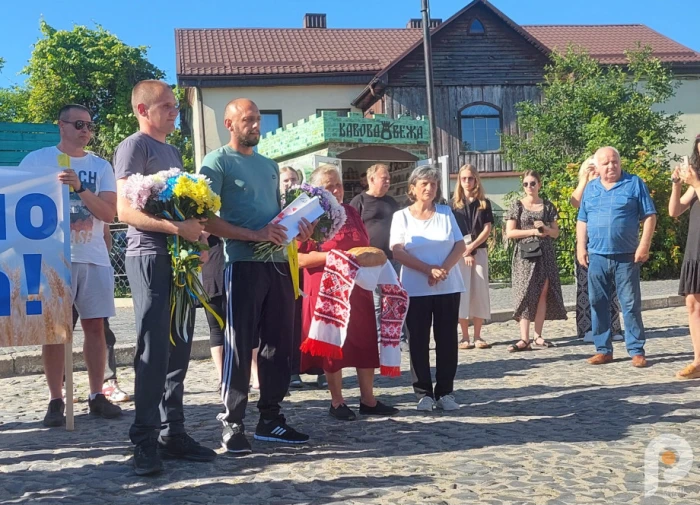 У Луцьку зустріли волинян, що пробули в полоні 22 місяці 22 дні