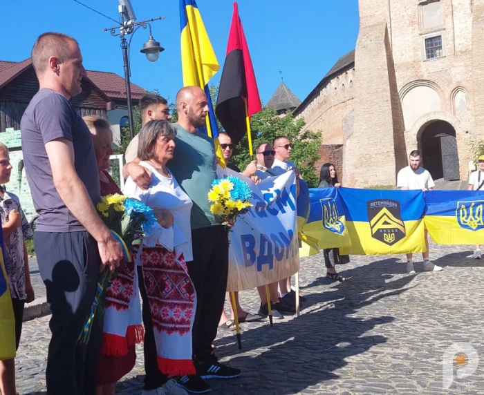 У Луцьку зустріли волинян, що пробули в полоні 22 місяці 22 дні