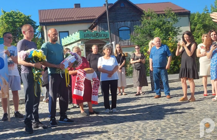 У Луцьку зустріли волинян, що пробули в полоні 22 місяці 22 дні