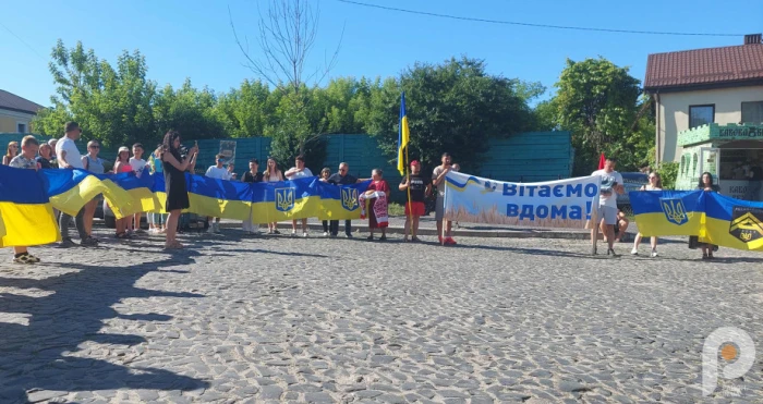 У Луцьку зустріли волинян, що пробули в полоні 22 місяці 22 дні