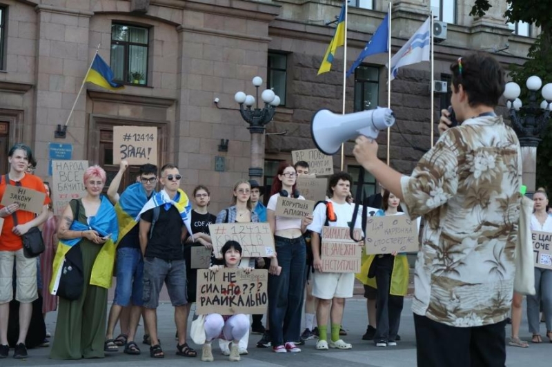 У Миколаєві відбулася акція на підтримку незалежності НАБУ та САП наредодні голосування, - ФОТО