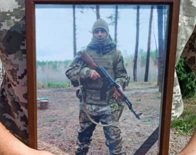 У Сумах попрощалися із захисником Віталієм Куріпкою