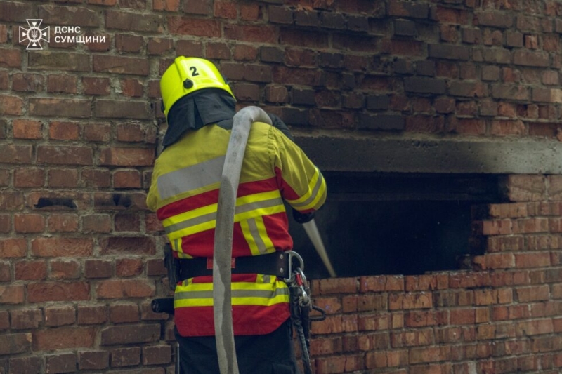 У Сумах пожежники загасили загоряння на Сумцова