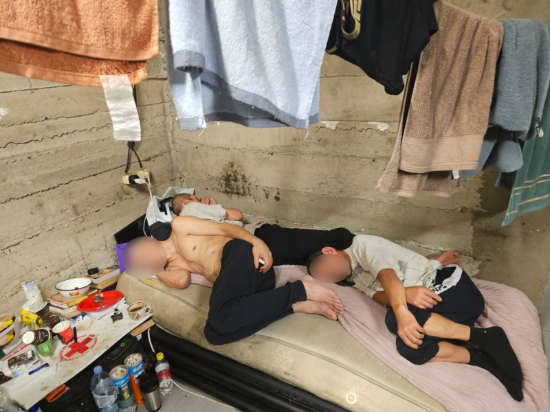 Українці, видворені з Росії, у пастці на кордоні з Грузією: Що відбувається на Верхньому Ларсі