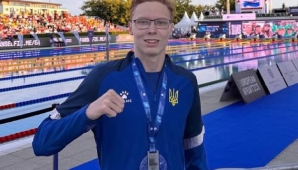Український плавець-юніор Шеремет - срібний призер Євро у Словаччині