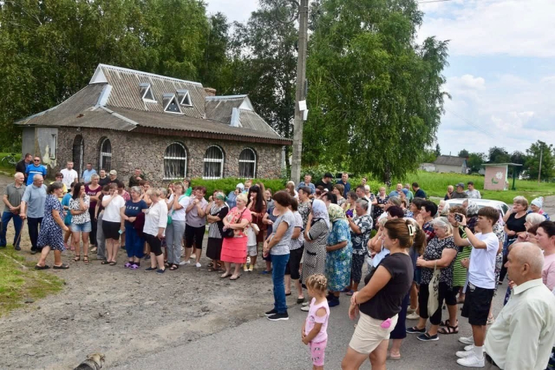 Усім селом на Рівненщині зустрічали воїна з російського полону