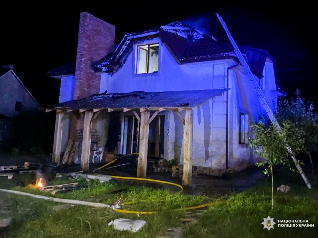 В Острозі чоловік підпалив будинок колишньої