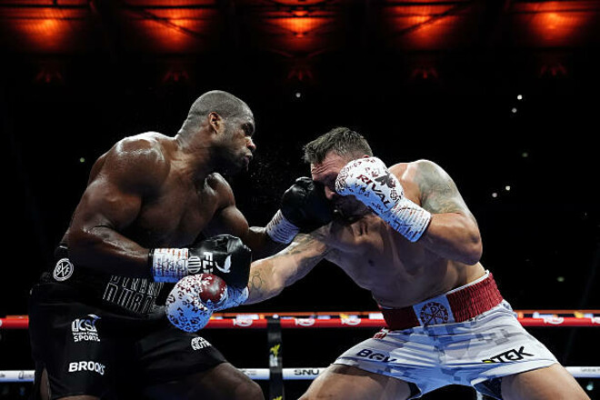 ВІДЕО. Обличчя та емоції Мудрика після того, як Усик нокаутував Дюбуа