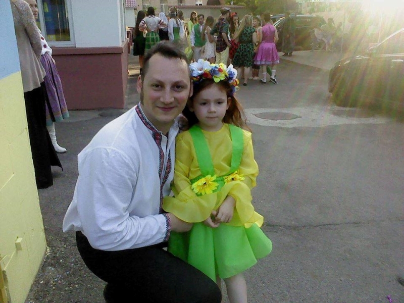 Відмовився від співпраці з РФ: Диригент з Луганська двічі пережив окупацію та зіграв гімн України у звільненому Херсоні