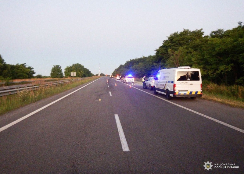 Вночі неподалік Рівного авто переїхало людину на смерть (ФОТО)