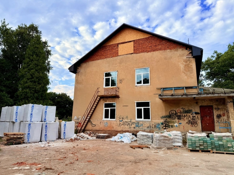 Все за графіком: як у Калуші дитсадок перетворюється на житло для ВПО (ФОТО)