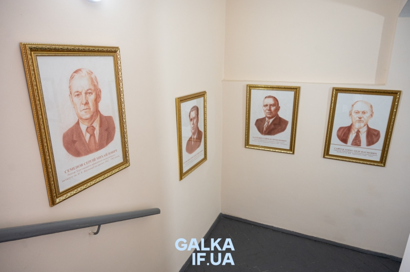 З Херсона, Харкова і Франківська — в один виш: як війна поєднала трьох студенток ХДУ (ФОТО)