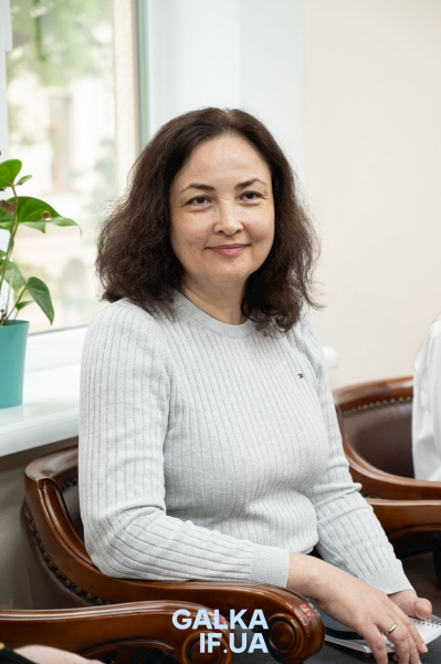 З Херсона, Харкова і Франківська — в один виш: як війна поєднала трьох студенток ХДУ (ФОТО)