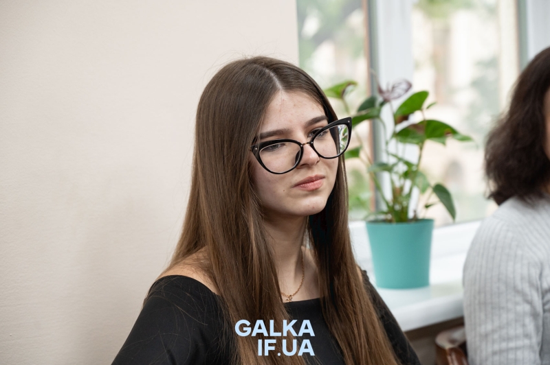 З Херсона, Харкова і Франківська — в один виш: як війна поєднала трьох студенток ХДУ (ФОТО)