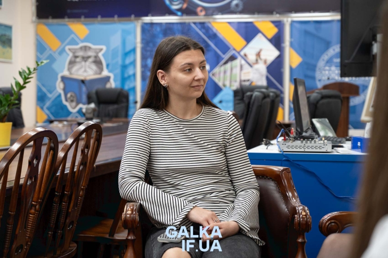 З Херсона, Харкова і Франківська — в один виш: як війна поєднала трьох студенток ХДУ (ФОТО)