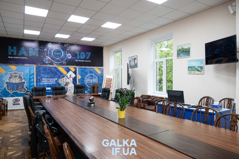 З Херсона, Харкова і Франківська — в один виш: як війна поєднала трьох студенток ХДУ (ФОТО)