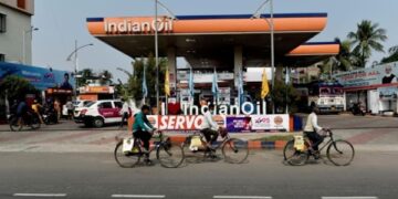 Індія після погроз Трампа “замінила” російську нафту американською