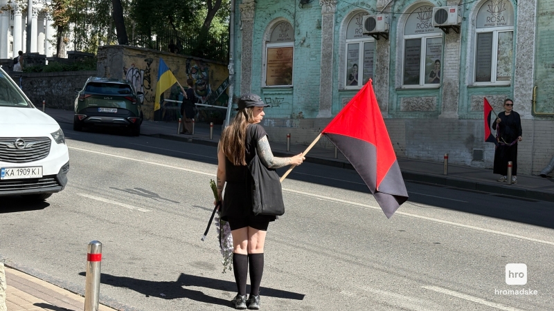 Київ попрощався із загиблим на війні художником Давидом Чичканом (фото)