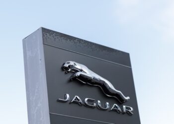 Гендиректор Jaguar Land Rover йде у відставку після 35 років у компанії