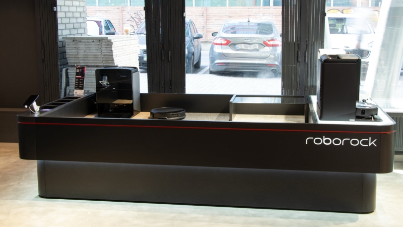Алло відкрила  у Дніпрі перший в Україні брендовий магазин Roborock