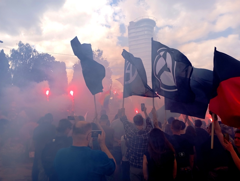 Київ попрощався із загиблим на війні художником Давидом Чичканом (фото)