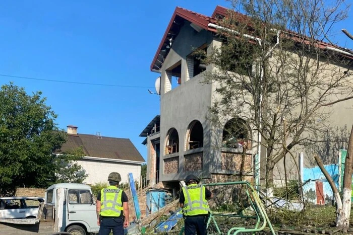 Нічна атака на Київщину: поліція повідомила про стан постраждалих та показала фото наслідків