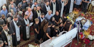 33-річного священника з Рівненщини поховали на подвір`ї храму, де він служив
