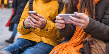 Допоможіть нам зупинити онлайн-вербування дітей під час війни