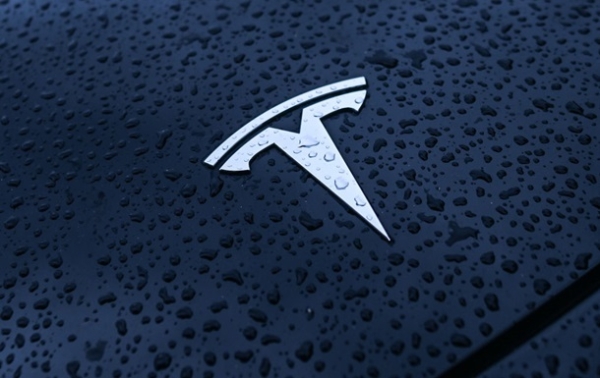 Tesla потрапила під розслідування через аварії з автопілотом Tesla потрапила під розслідування через аварії з автопілотом