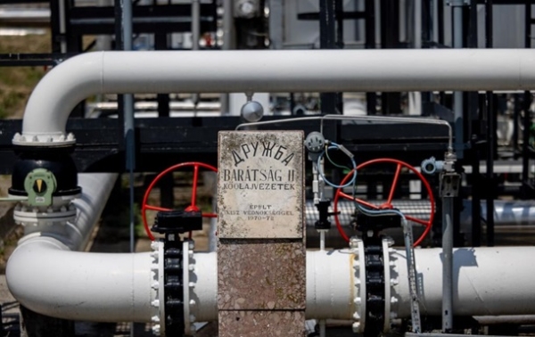 Угорщина та Словаччина знову почали отримувати нафту через Дружбу Угорщина та Словаччина знову почали отримувати нафту через Дружбу