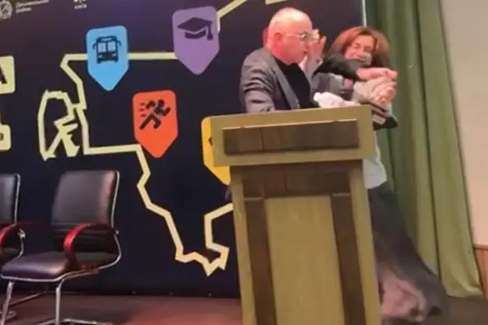 Заступниця голови КМДА звинуватила у фізичному насильстві очільника Деснянської РДА