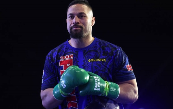 Паркер прокоментував бажання Усика відстрочити бій за титул