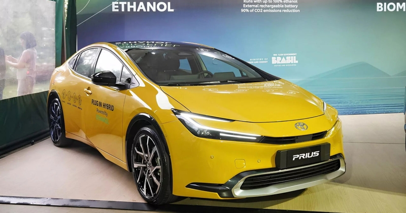 Максимальна екологічність: Toyota Prius PHEV перевели на етанол