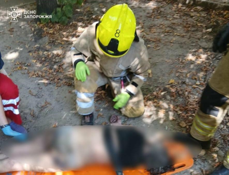 У Запоріжжі сталася пожежа у багатоповерхівці: з палаючої оселі врятували літню жінку