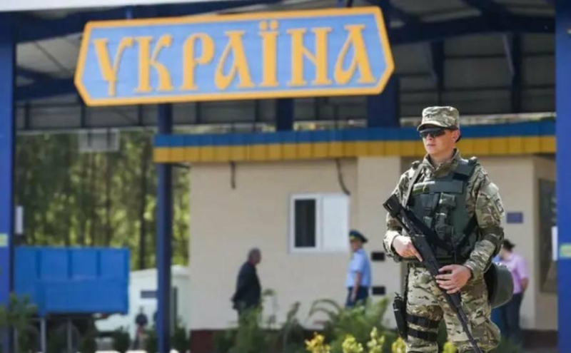 Які документи треба мати для перетину кордону юнакам до 22 років: перелік