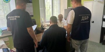 На Хмельниччині інспектора поліції підозрюють у побитті затриманого