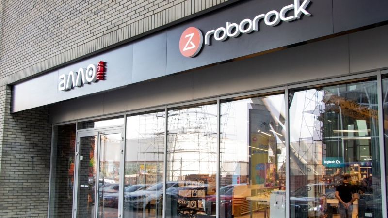 Алло відкрила  у Дніпрі перший в Україні брендовий магазин Roborock