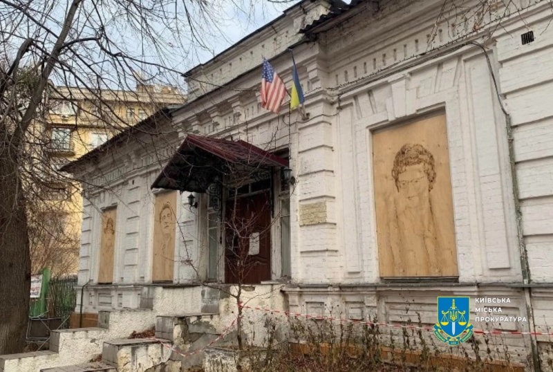 Столична прокуратура через суд вимагає порятунку історичної садиби Барбана