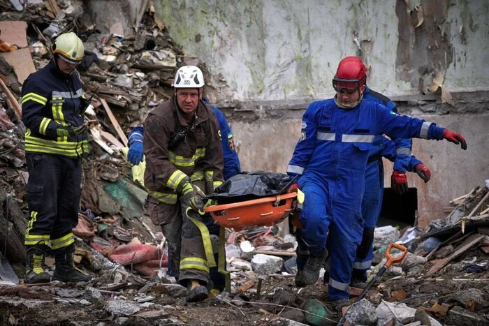 У Києві завершено пошуково-рятувальні роботи – Зеленський